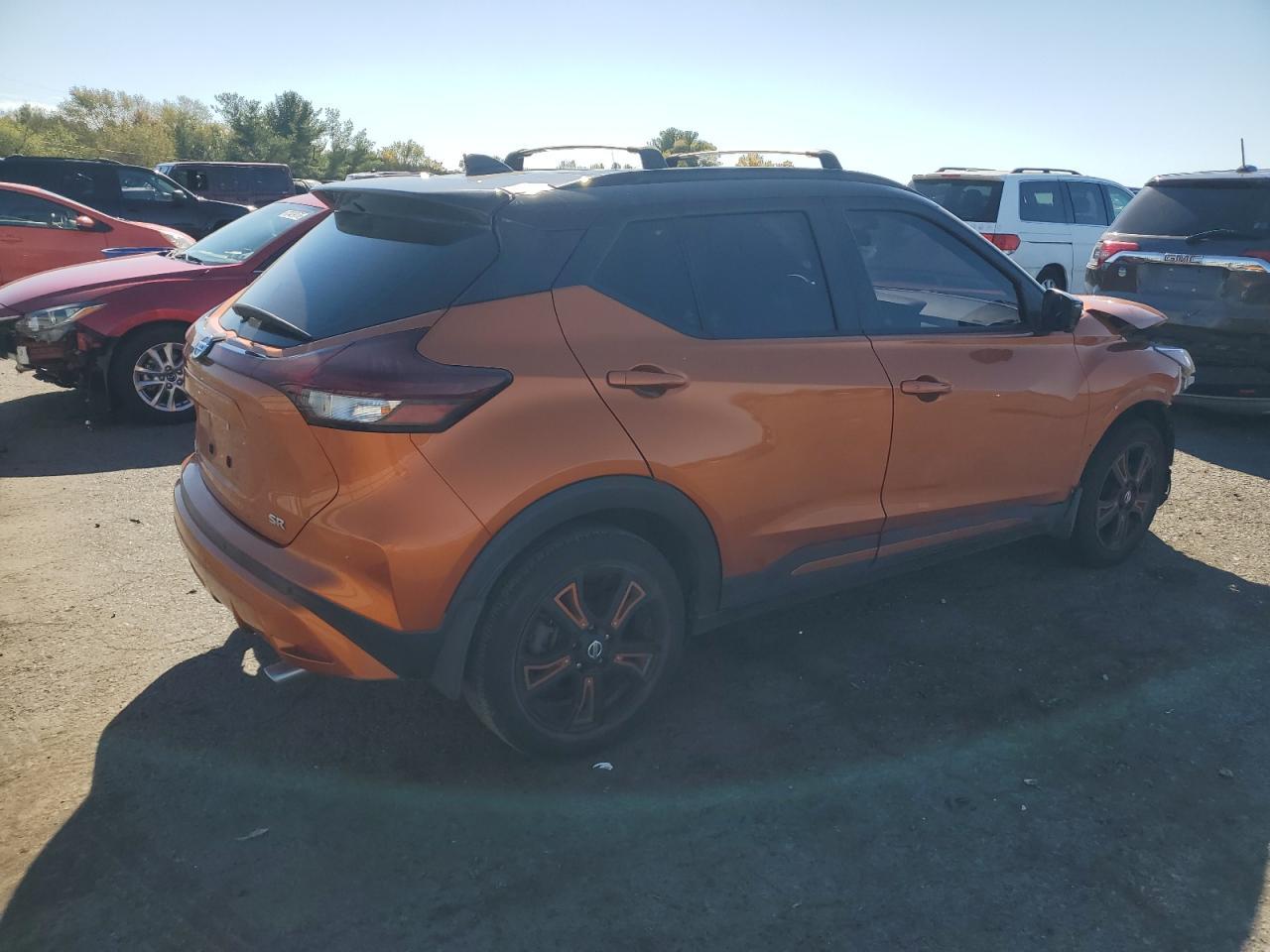 2021 NISSAN KICKS