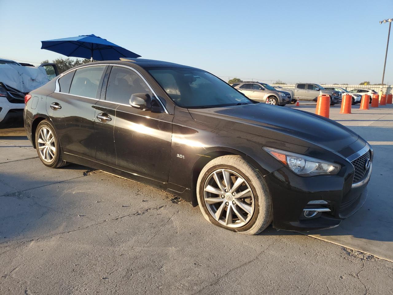 2016 INFINITI Q50