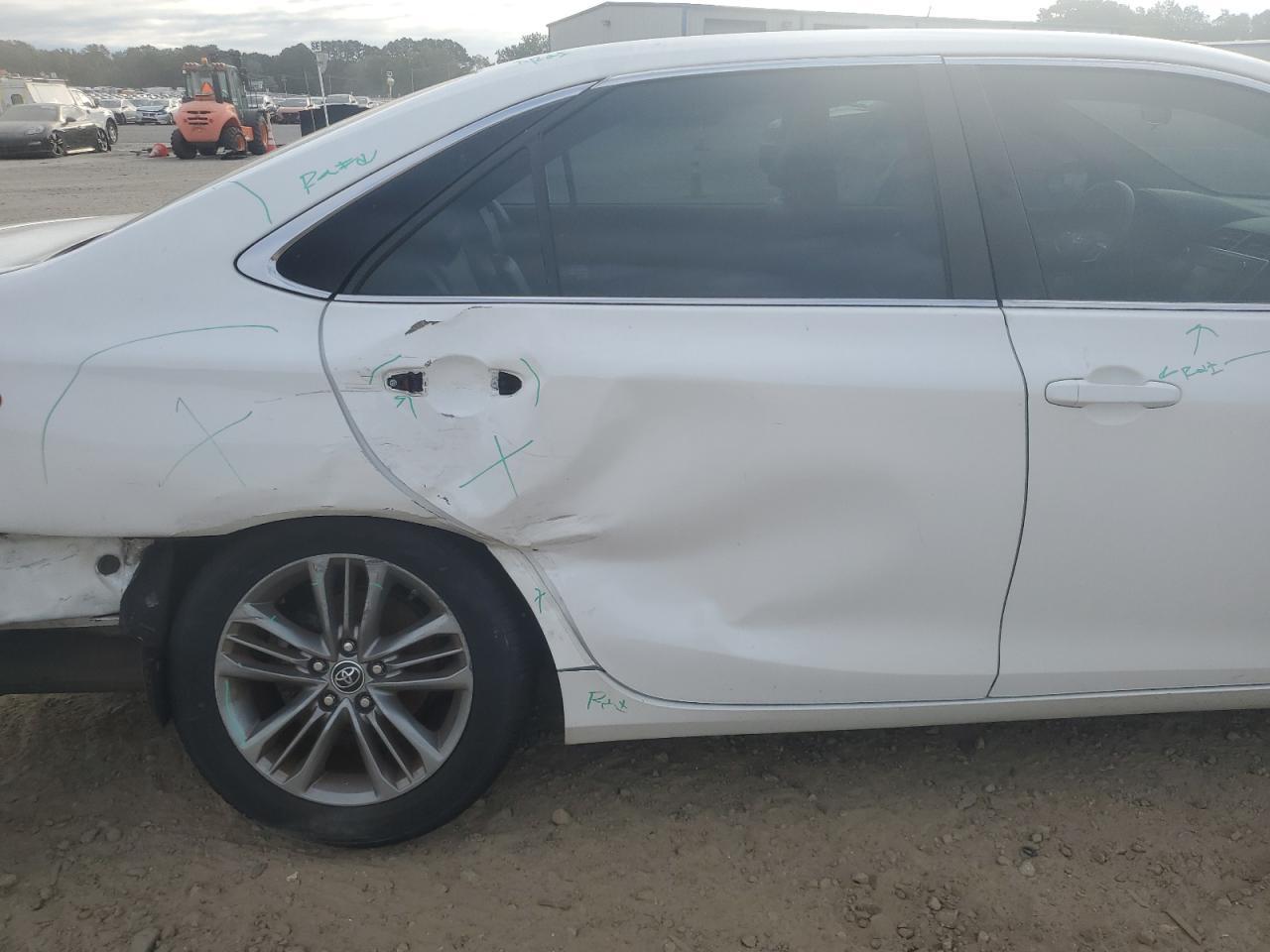 2016 TOYOTA CAMRY