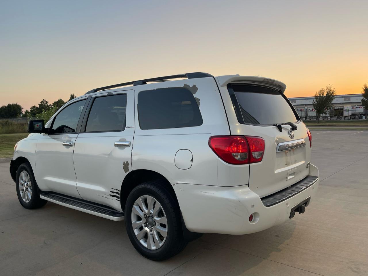 2013 TOYOTA Sequoia
