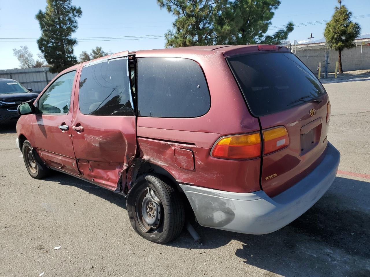 1999 TOYOTA SIENNA