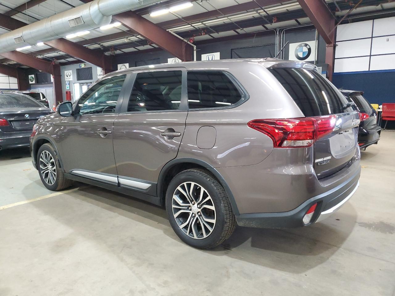 2016 MITSUBISHI outlander