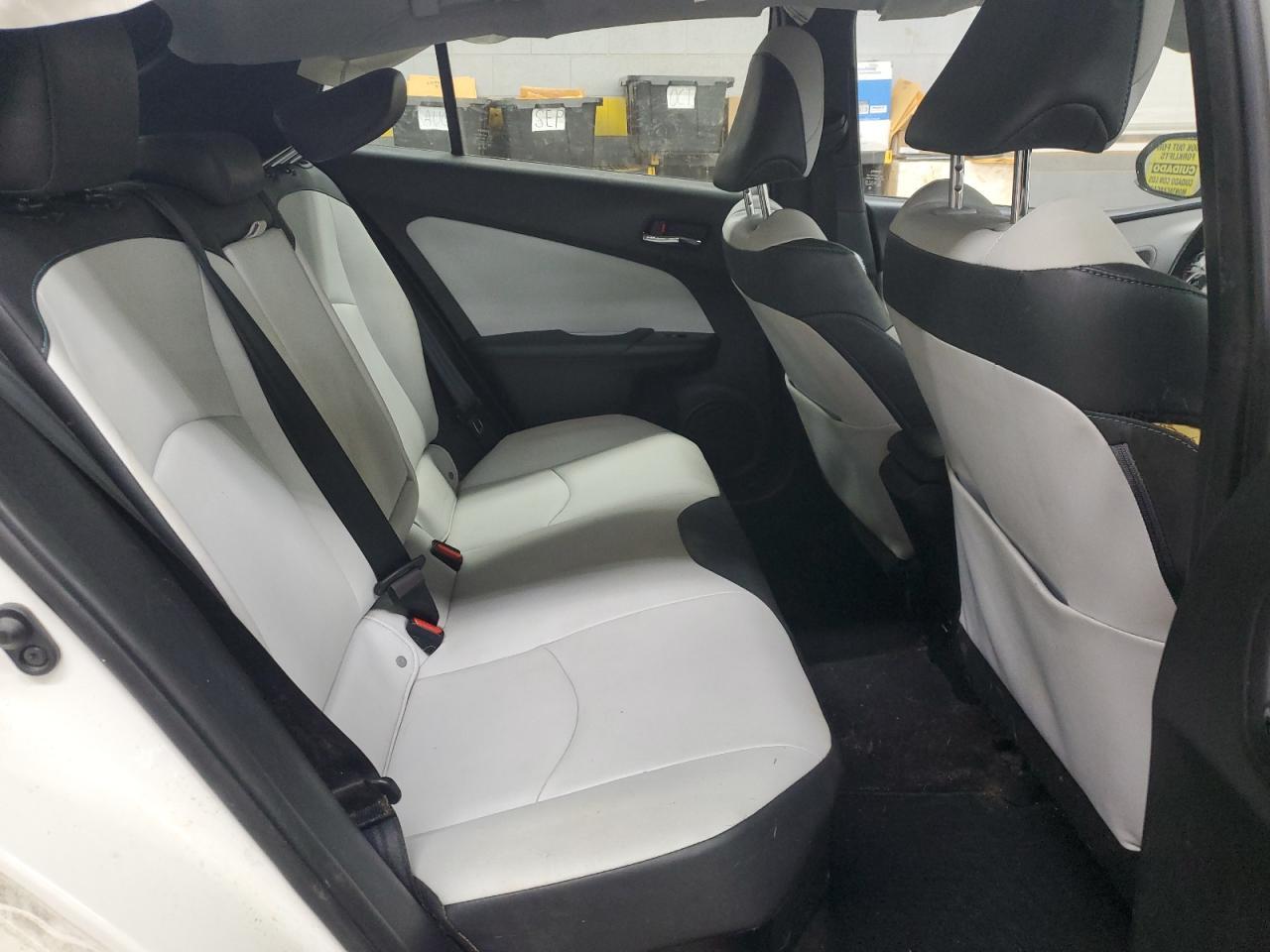 2017 TOYOTA PRIUS