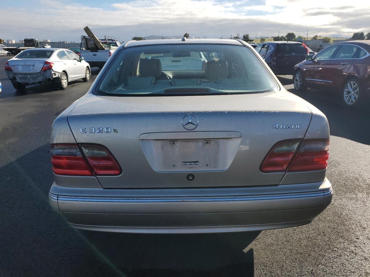 2001 MERCEDES-BENZ E-Class