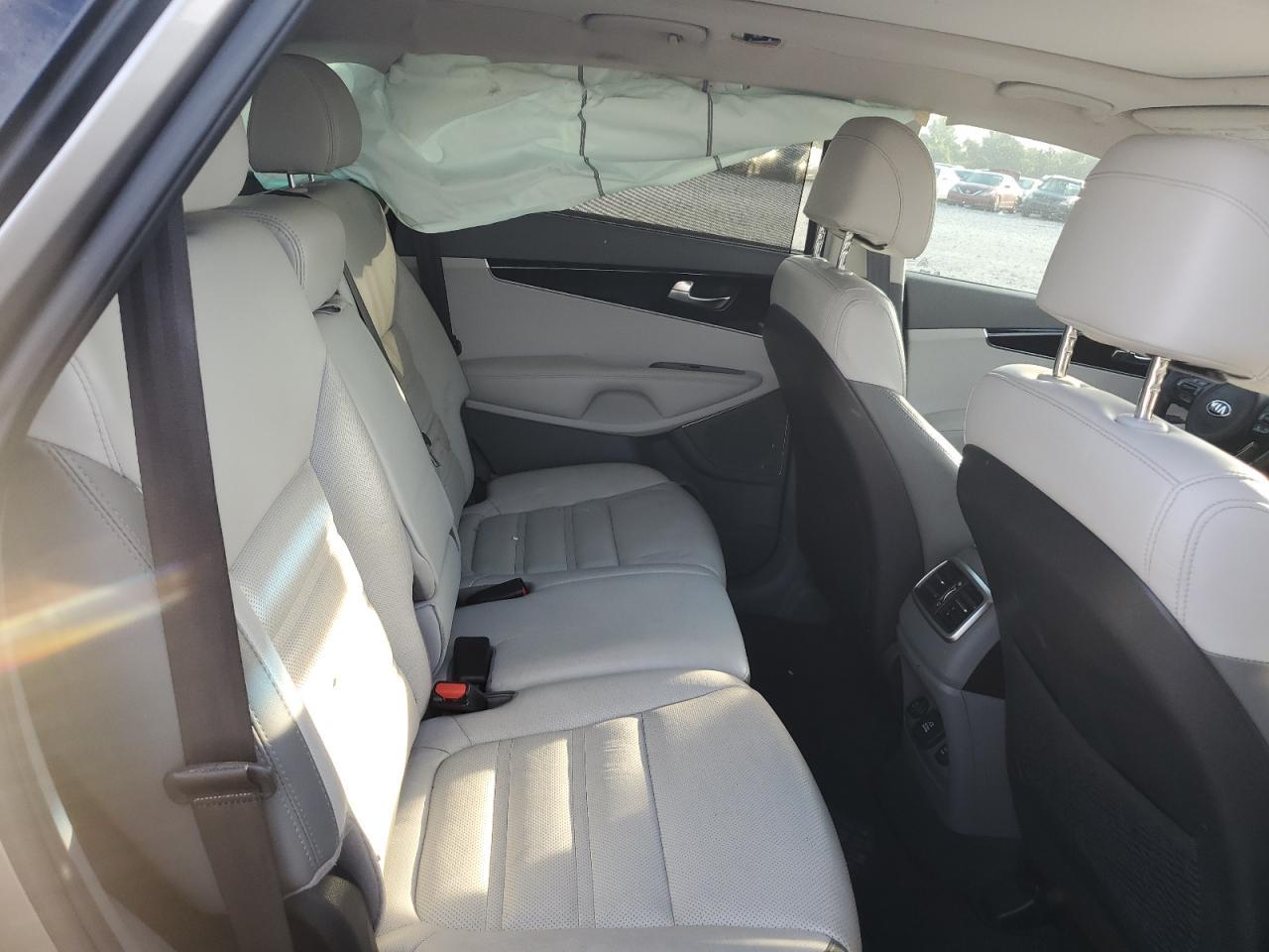 2017 KIA SORENTO