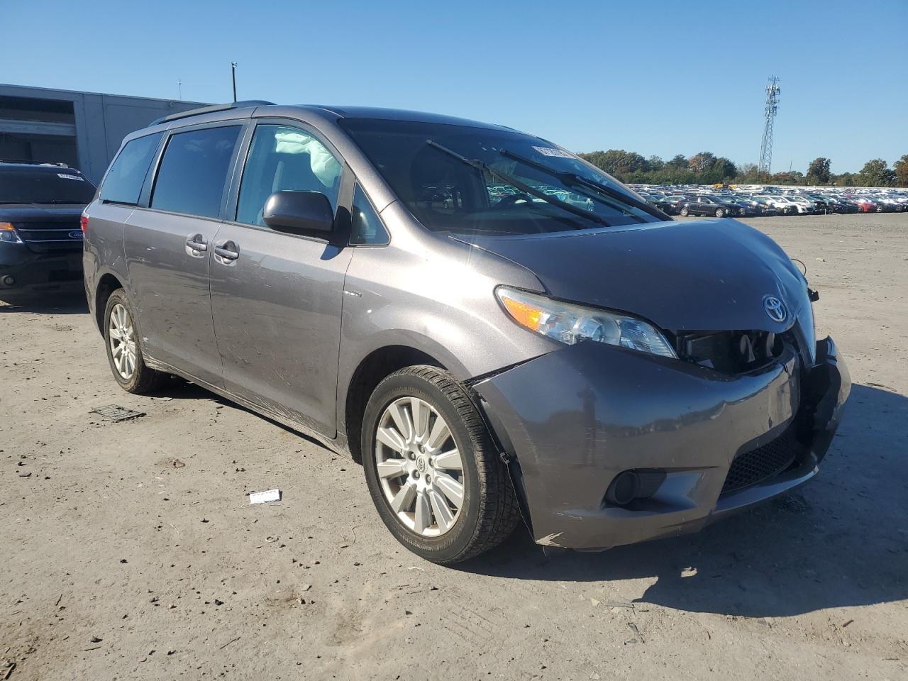 2017 TOYOTA SIENNA
