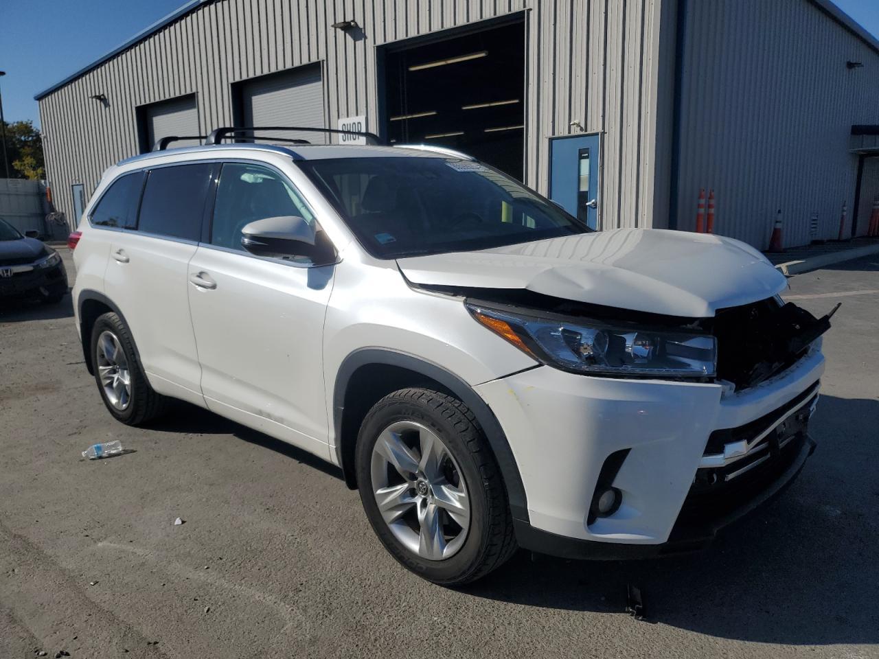 2017 TOYOTA HIGHLANDER
