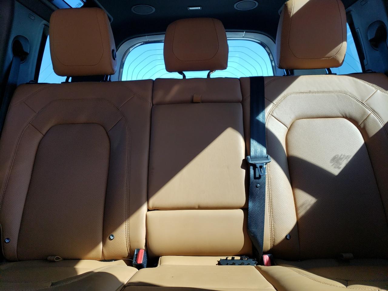2024 LAND ROVER Defender