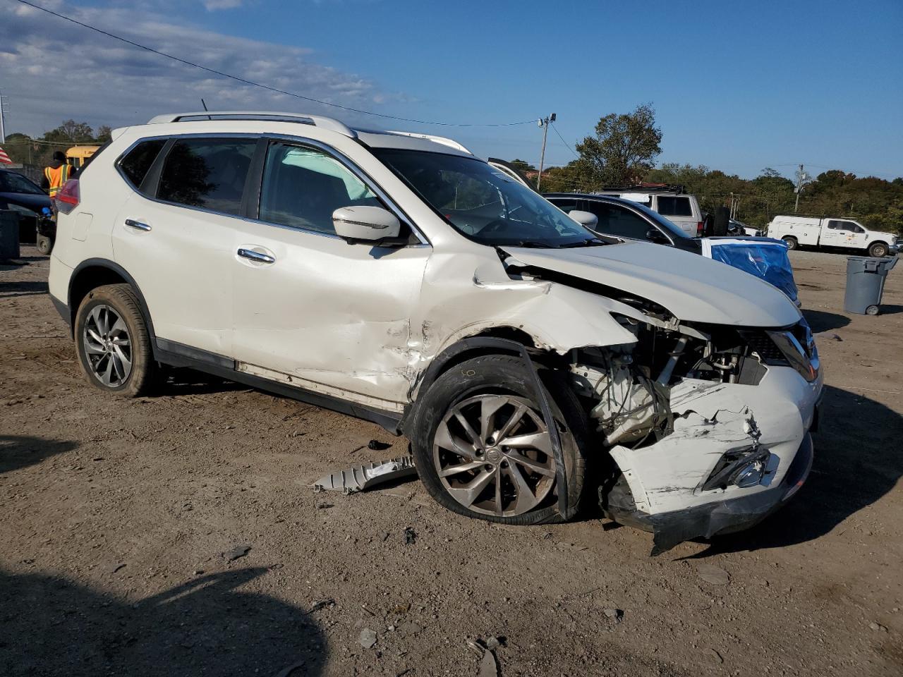 2015 NISSAN ROGUE