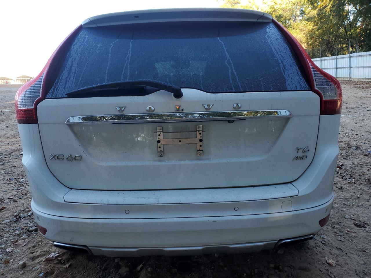 2015 VOLVO XC60
