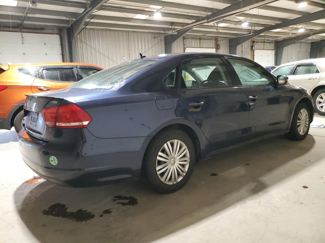 2014 VOLKSWAGEN Passat