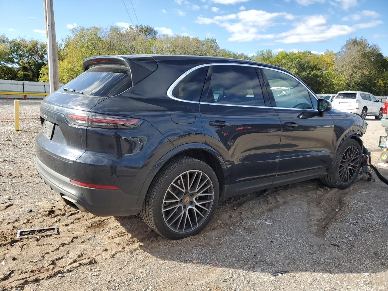 2020 PORSCHE CAYENNE