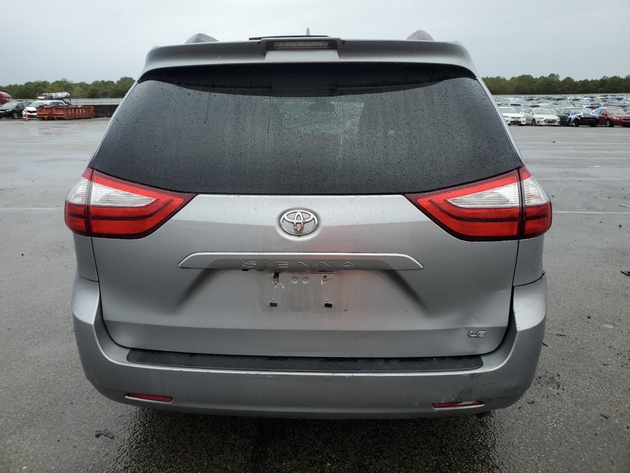 2018 TOYOTA SIENNA