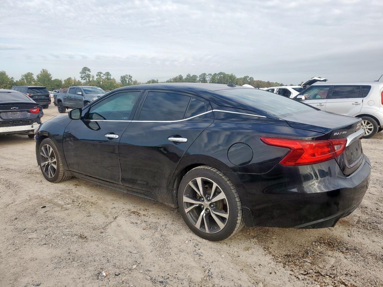 2017 NISSAN Maxima