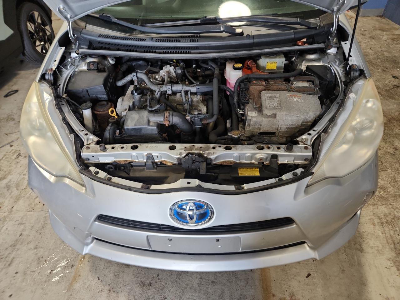 2013 TOYOTA Prius c
