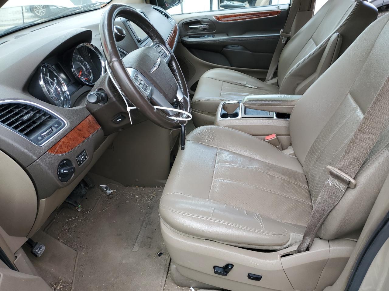 2012 CHRYSLER Town & Country