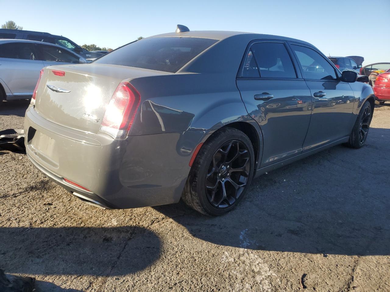 2019 CHRYSLER 300