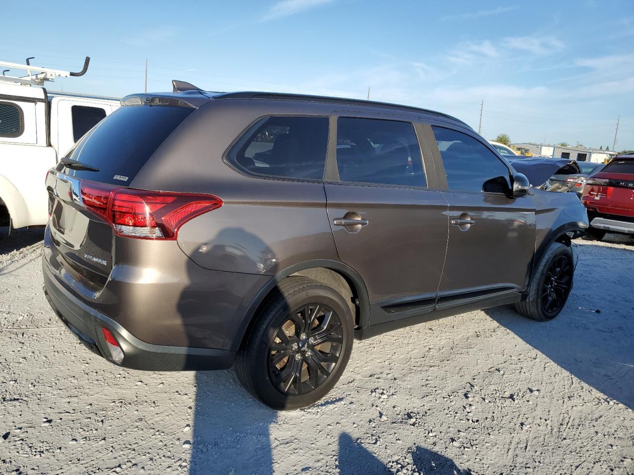 2018 MITSUBISHI outlander