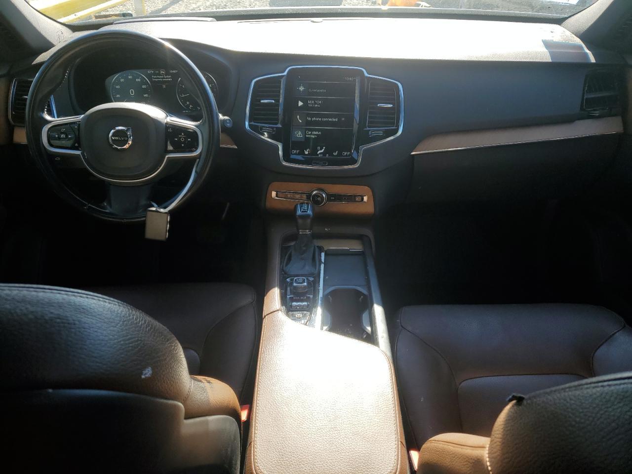 2021 VOLVO XC90