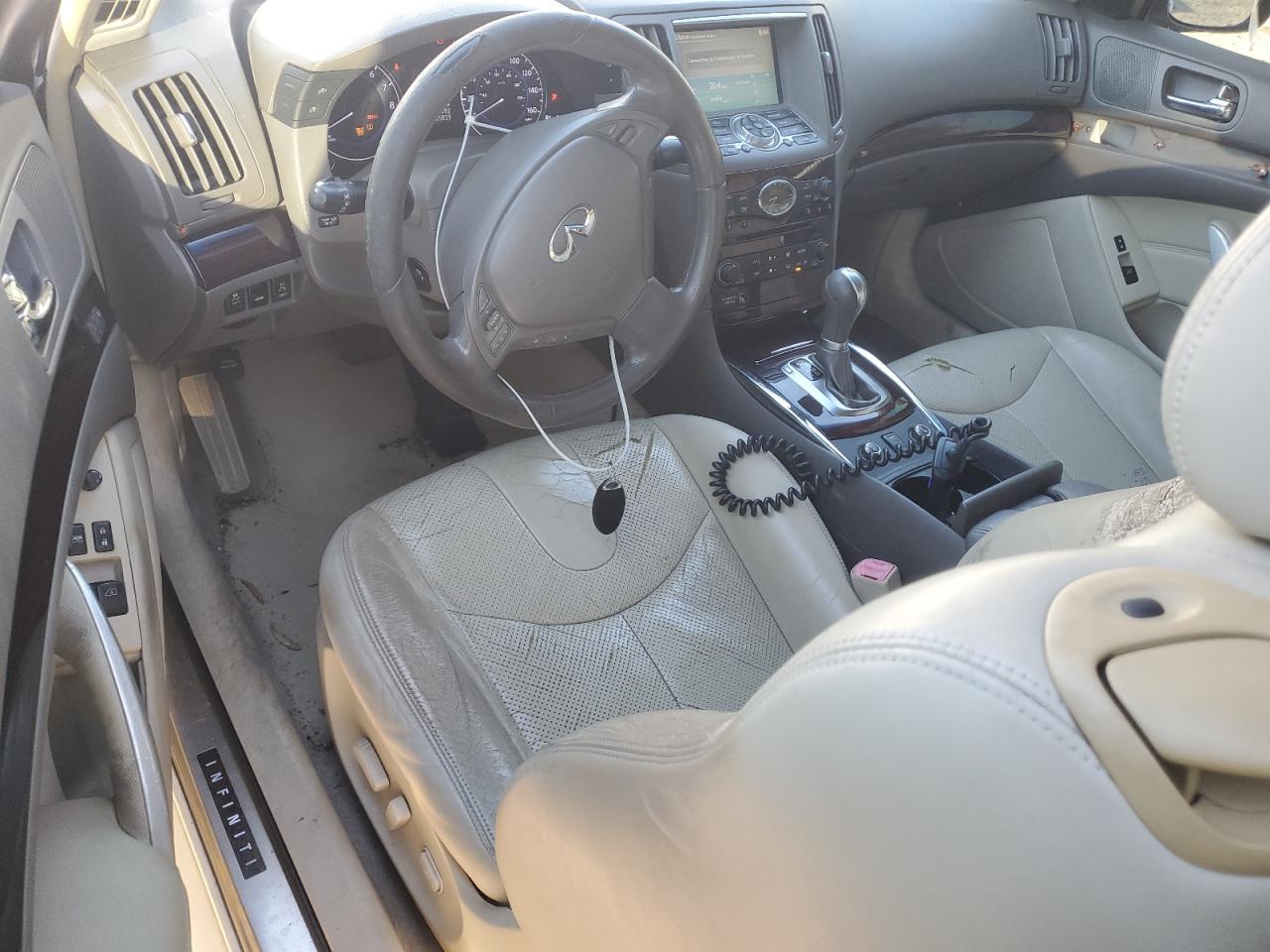 2011 INFINITI G37