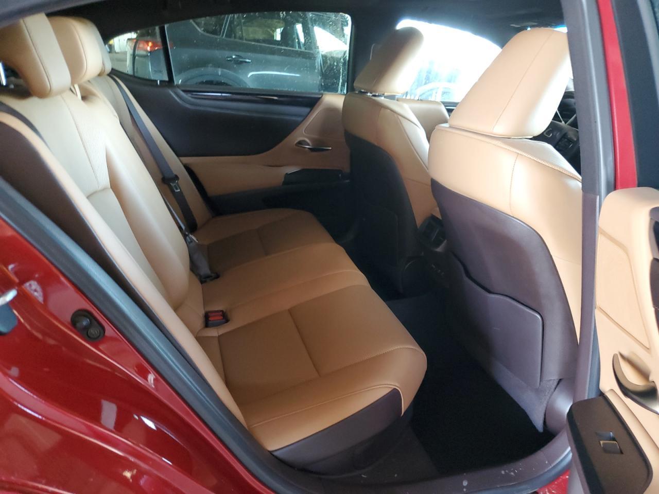 2021 LEXUS Es