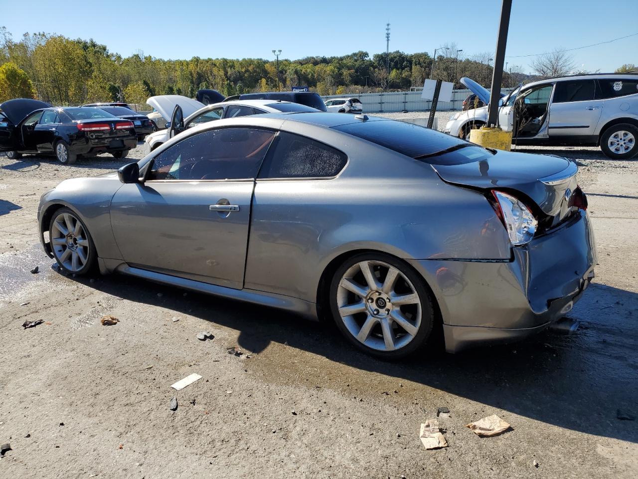 2011 INFINITI G37