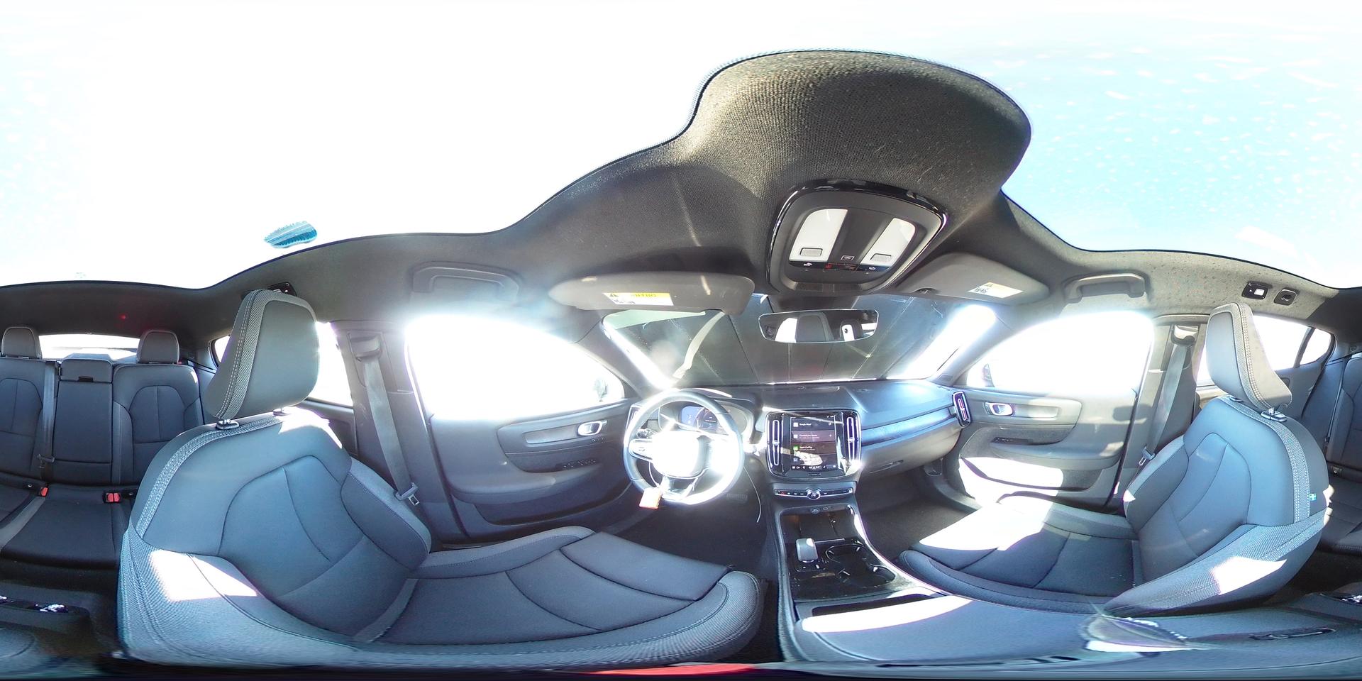 2024 VOLVO C40