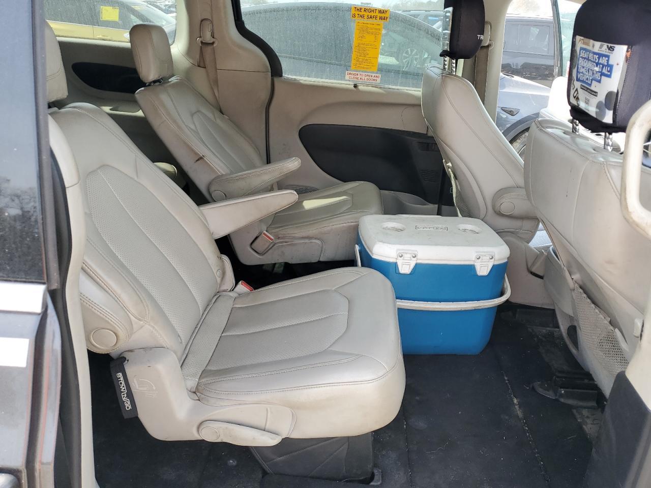 2021 CHRYSLER Voyager