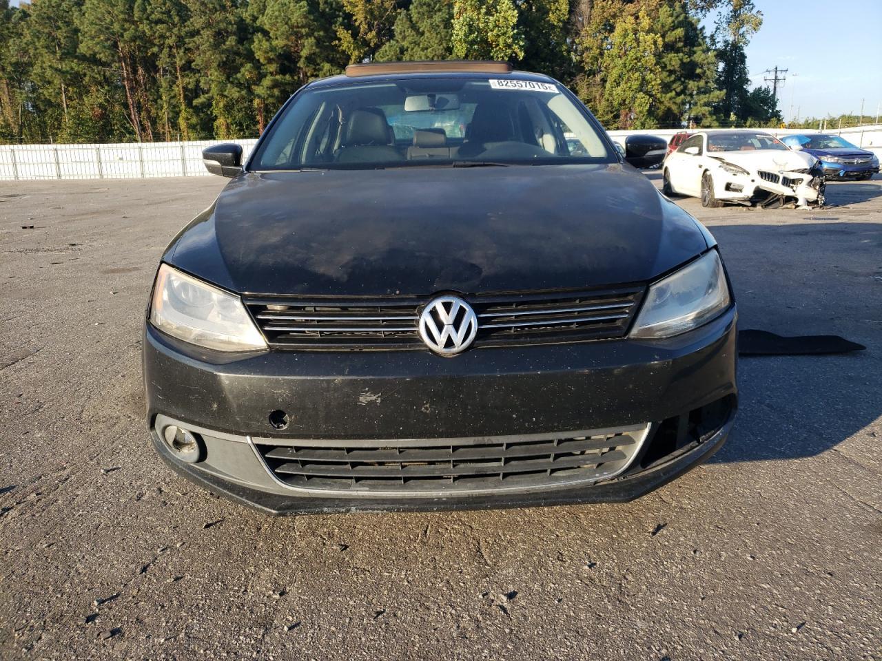 2011 VOLKSWAGEN JETTA