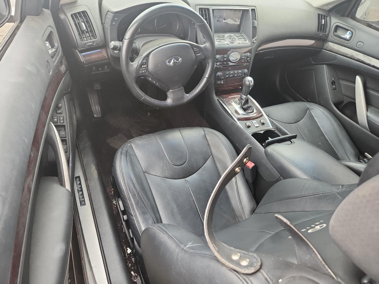 2011 INFINITI G37