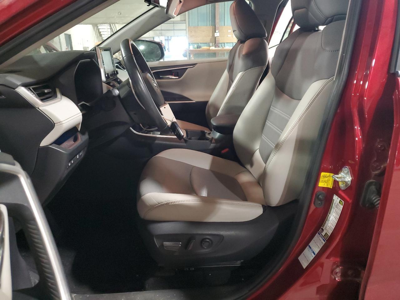 2019 TOYOTA RAV4