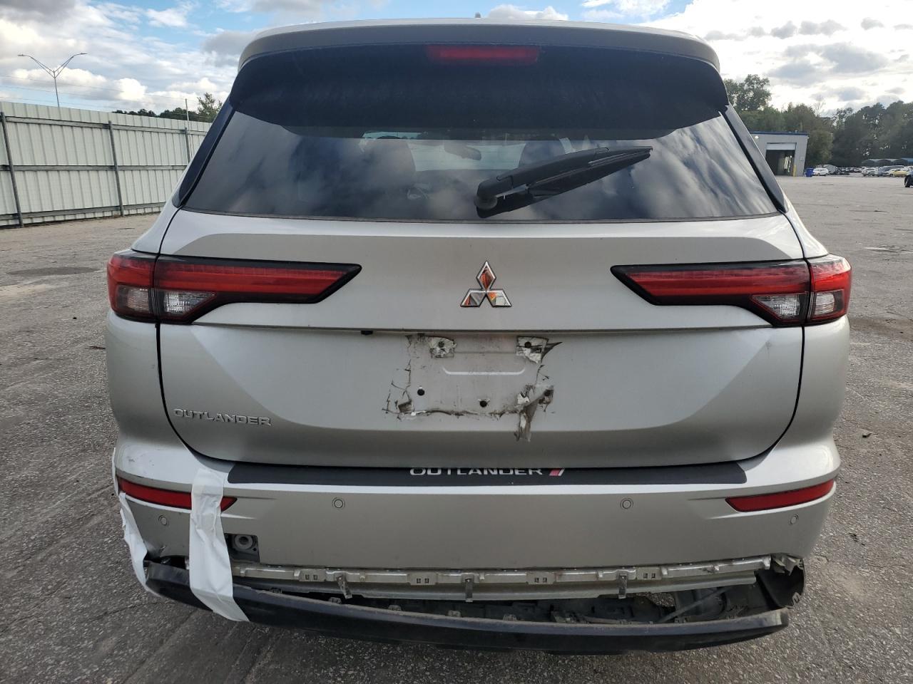 2022 MITSUBISHI outlander