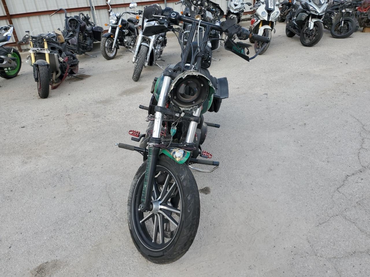 2011 HARLEY-DAVIDSON Fxdb