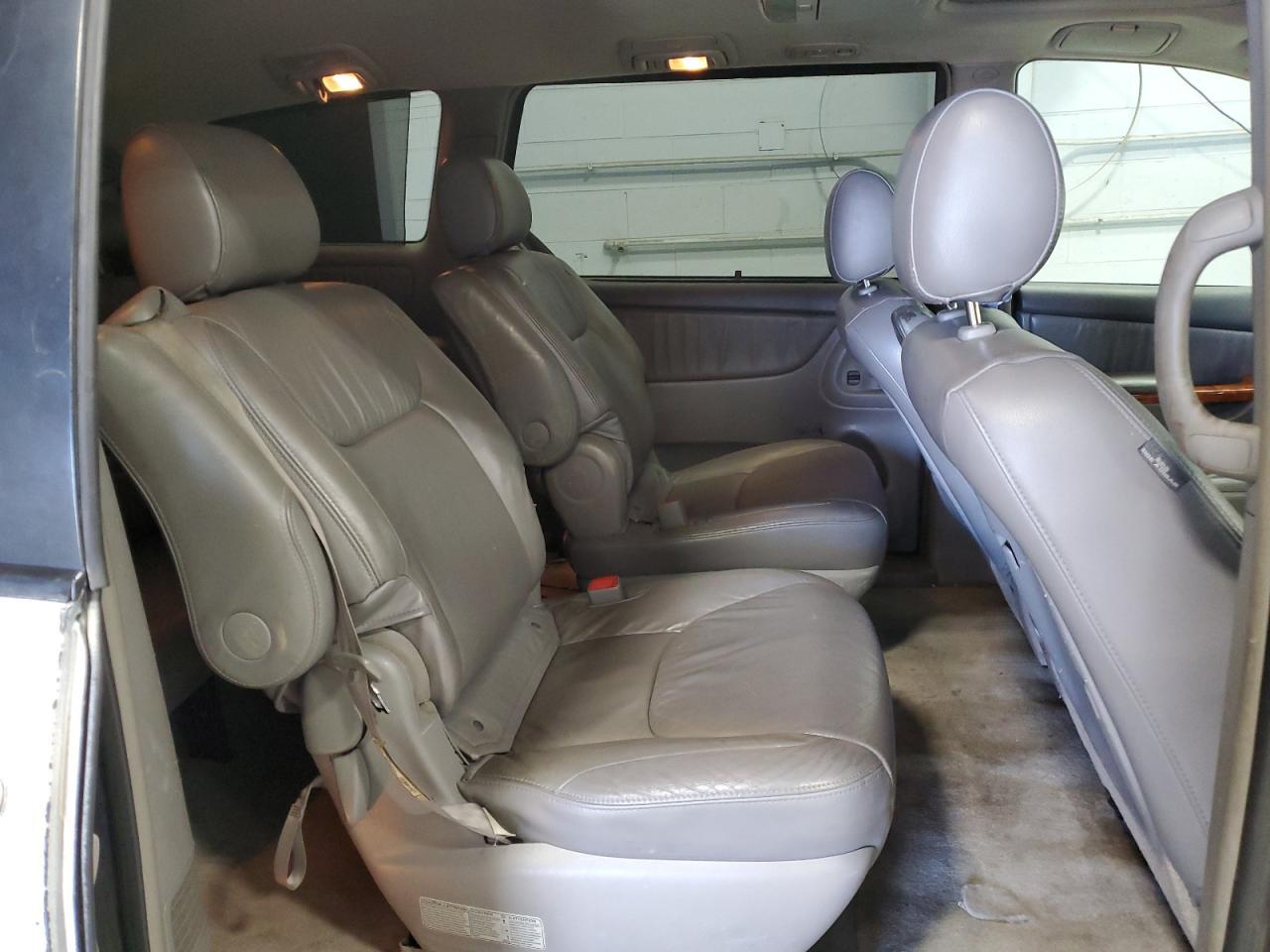 2008 TOYOTA SIENNA