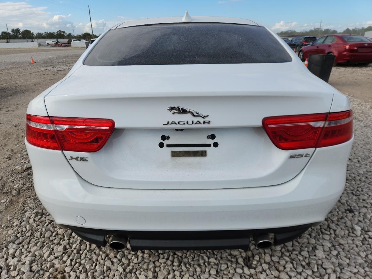 2017 JAGUAR XE