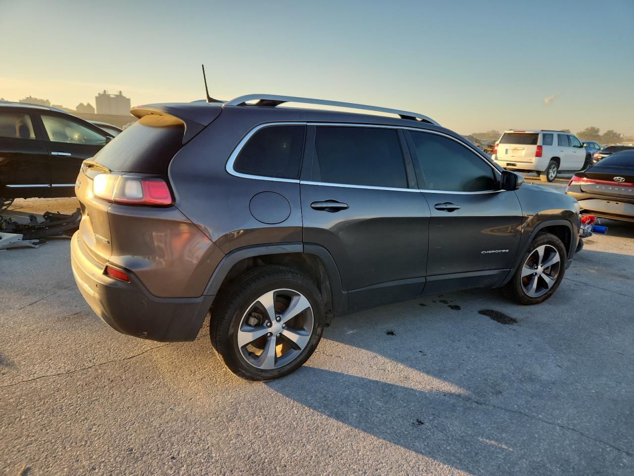 2019 JEEP CHEROKEE