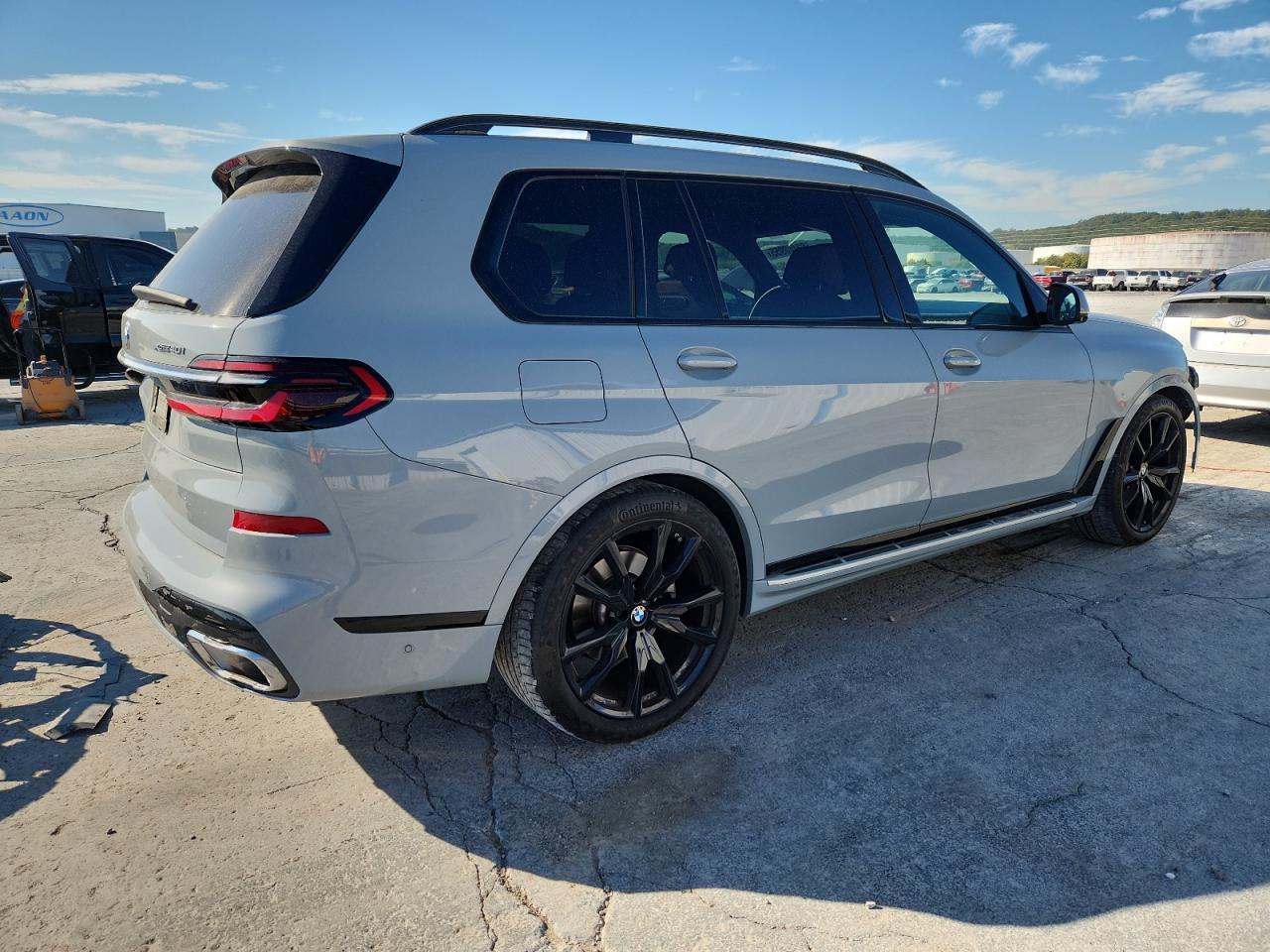 2023 BMW X7