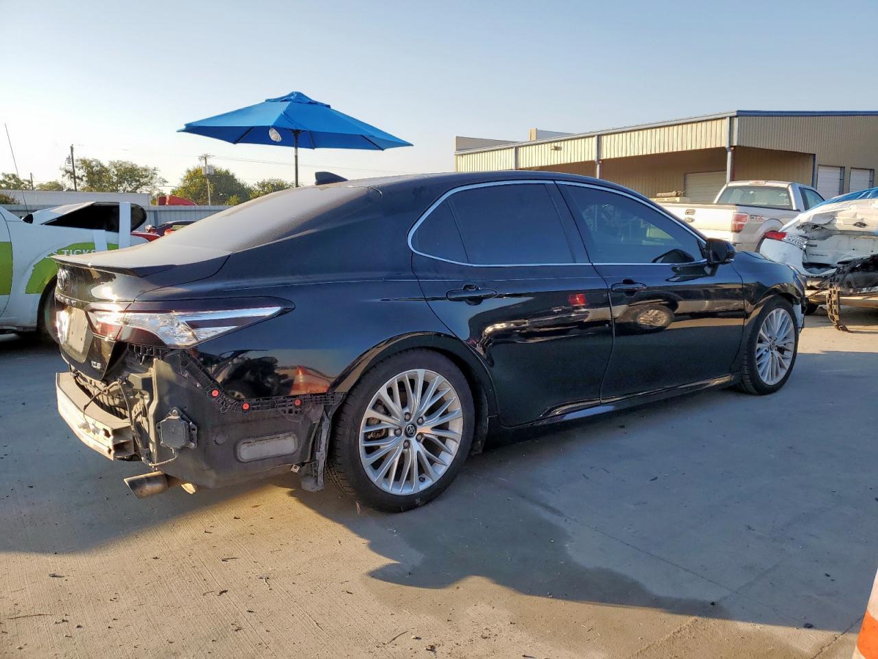 2018 TOYOTA CAMRY