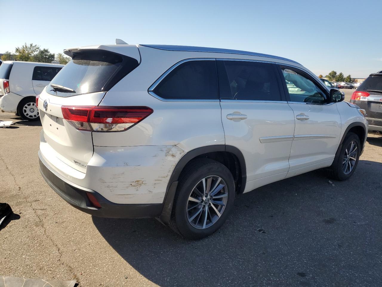 2018 TOYOTA HIGHLANDER