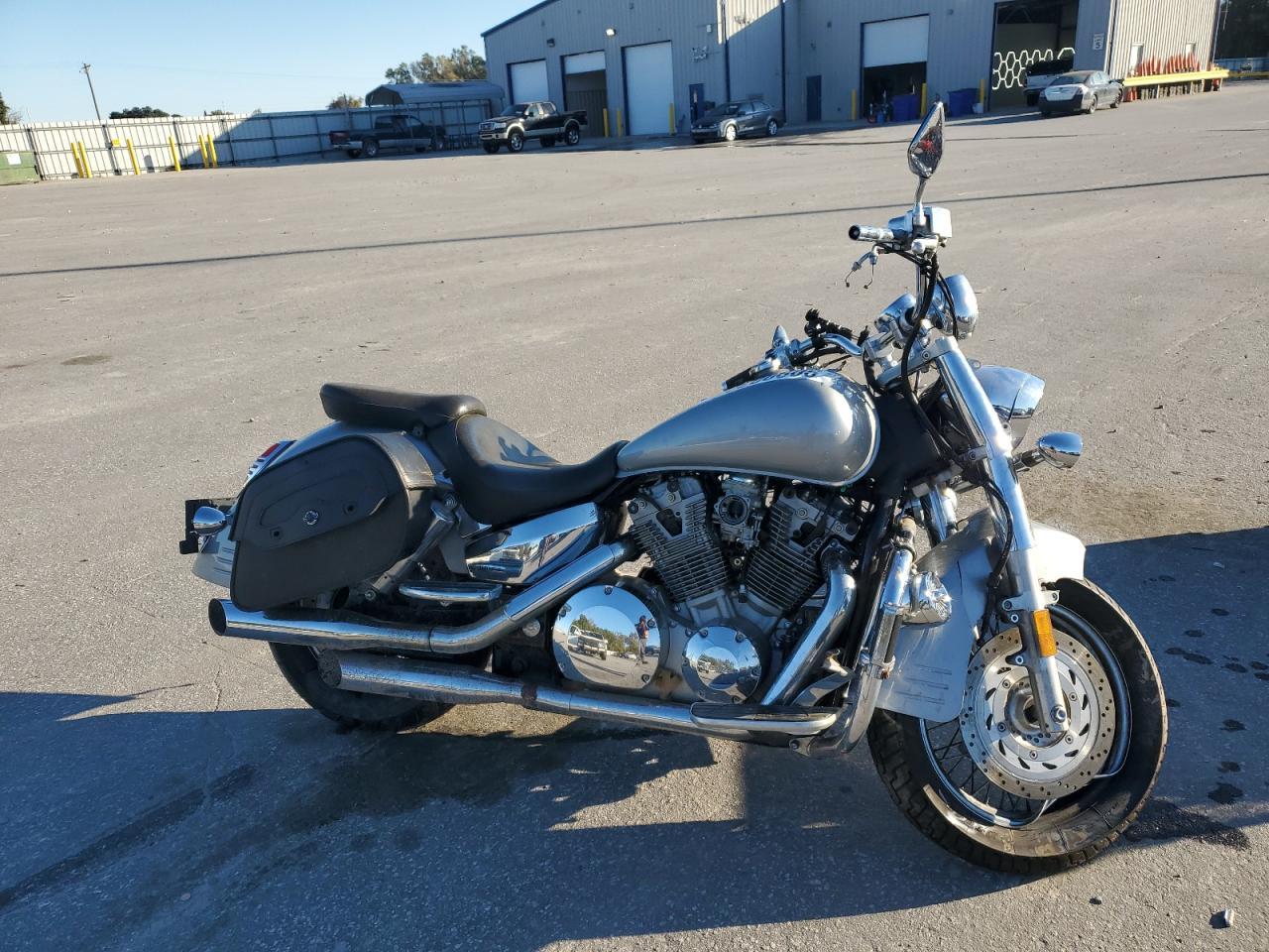 2005 HONDA Vt1300