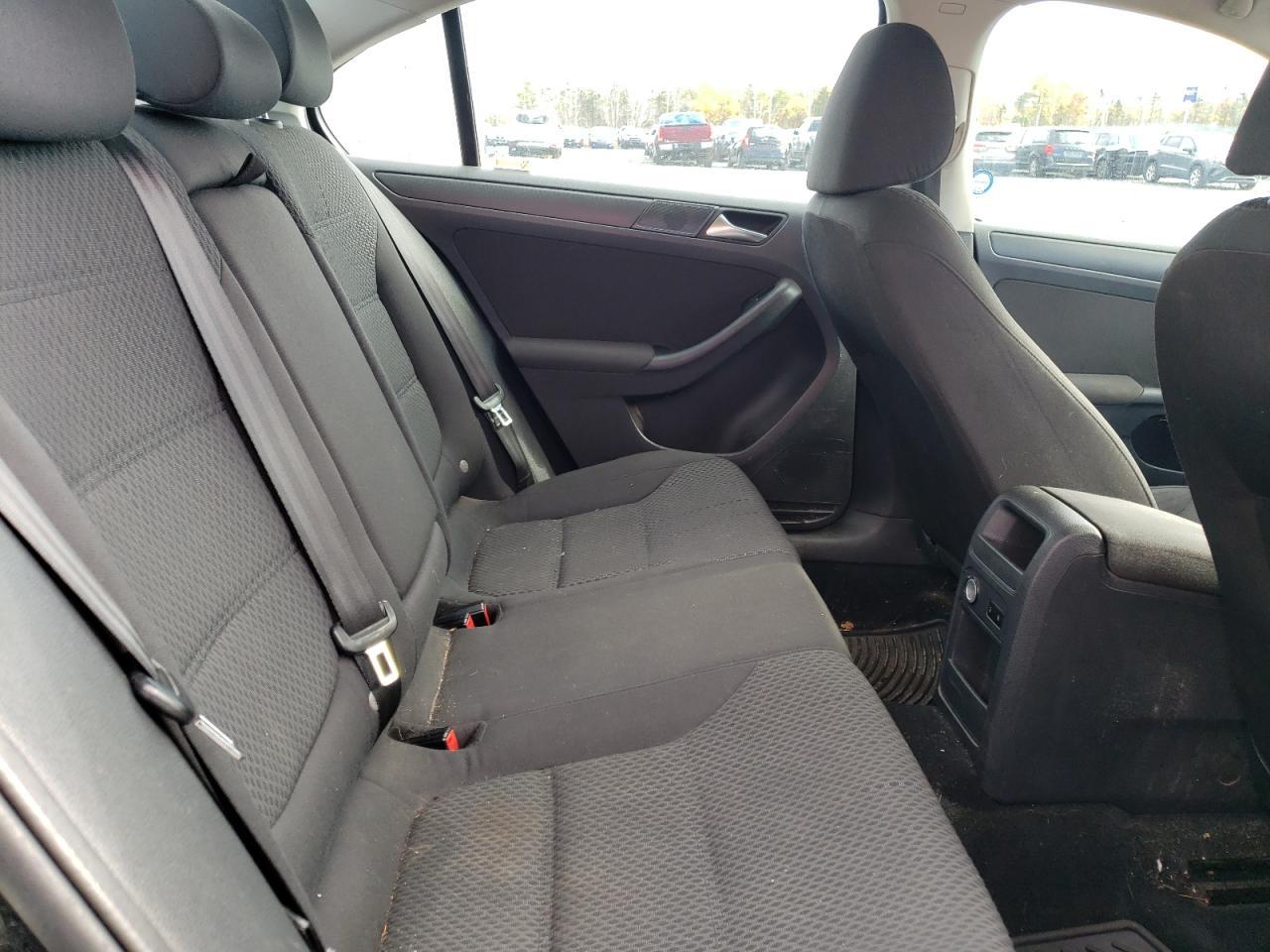 2011 VOLKSWAGEN JETTA