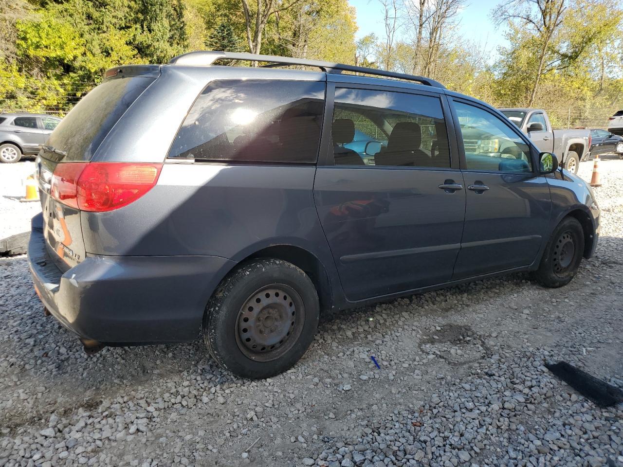 2009 TOYOTA SIENNA