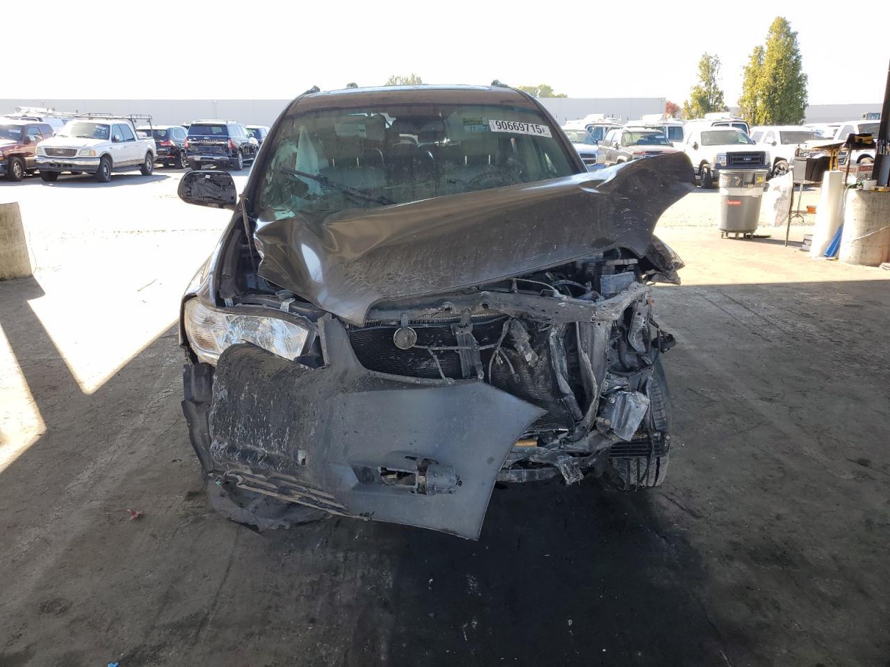 2010 TOYOTA HIGHLANDER