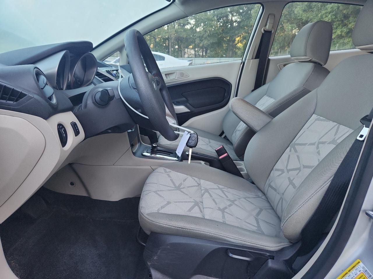 2013 FORD Fiesta