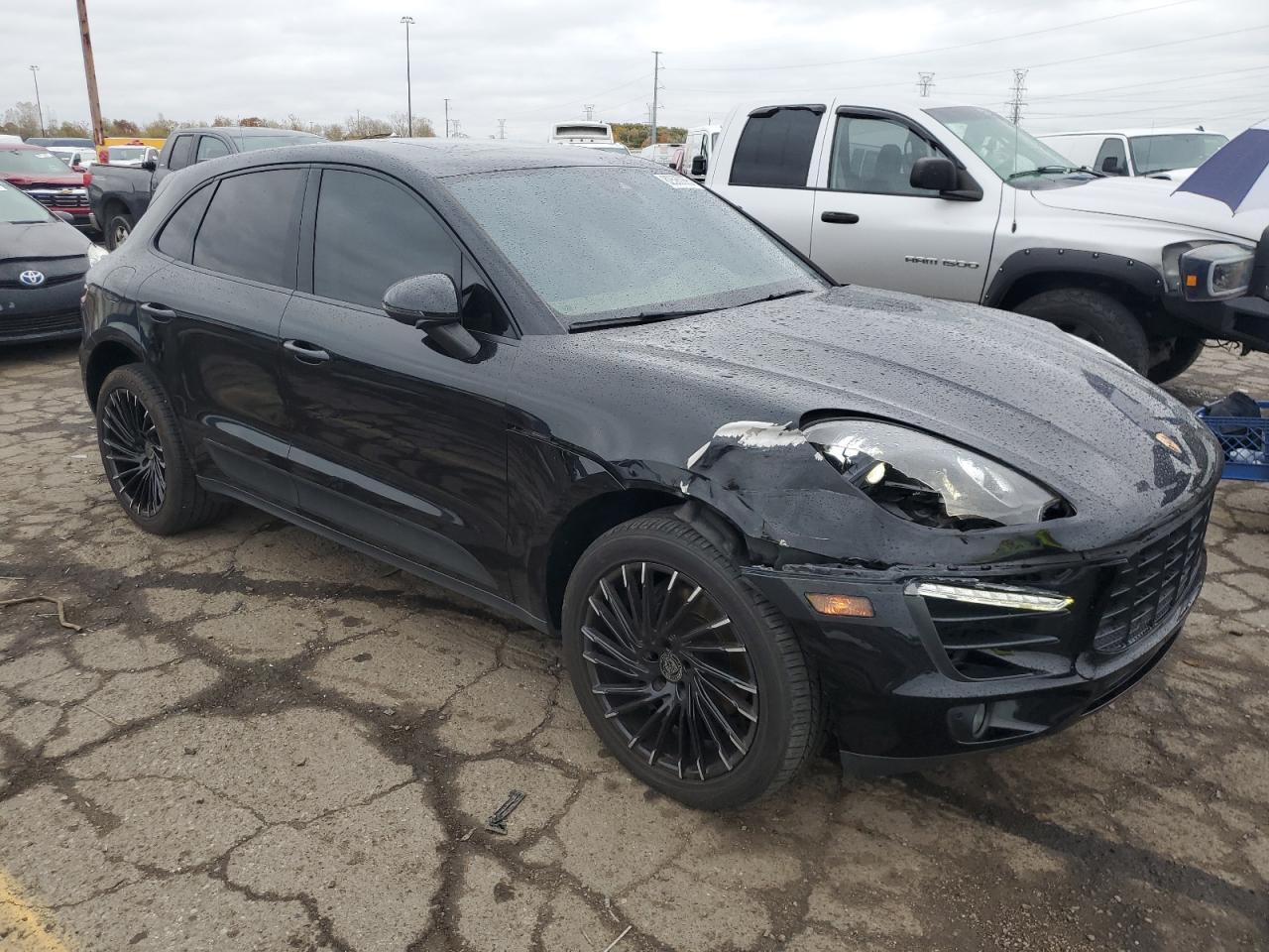 2017 PORSCHE Macan