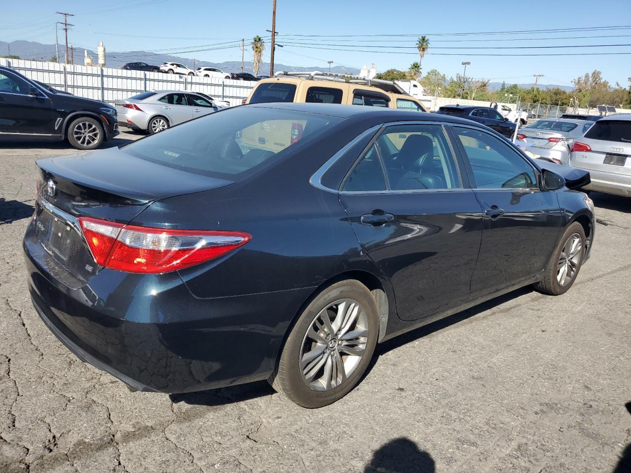 2016 TOYOTA CAMRY