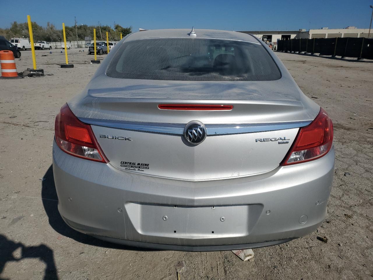 2011 BUICK Regal