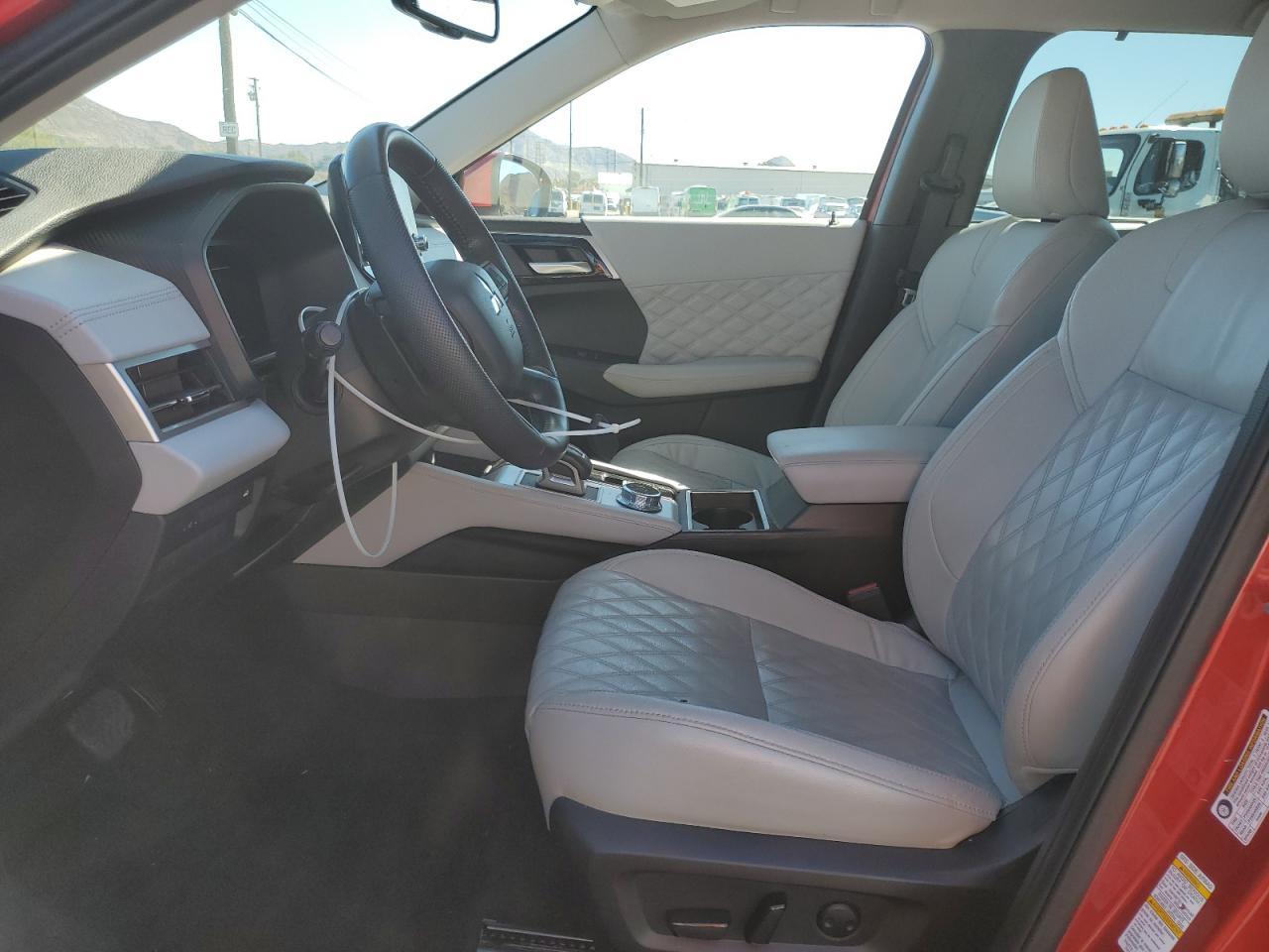 2023 MITSUBISHI outlander