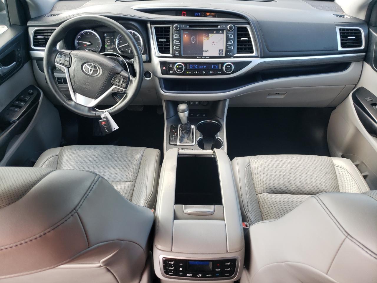 2017 TOYOTA HIGHLANDER