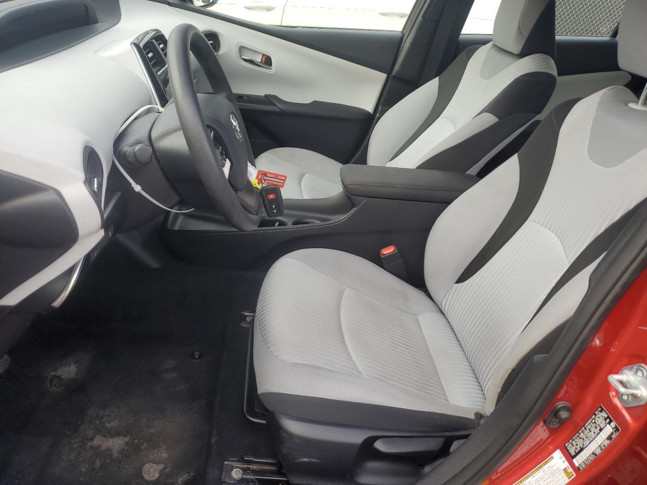 2016 TOYOTA PRIUS
